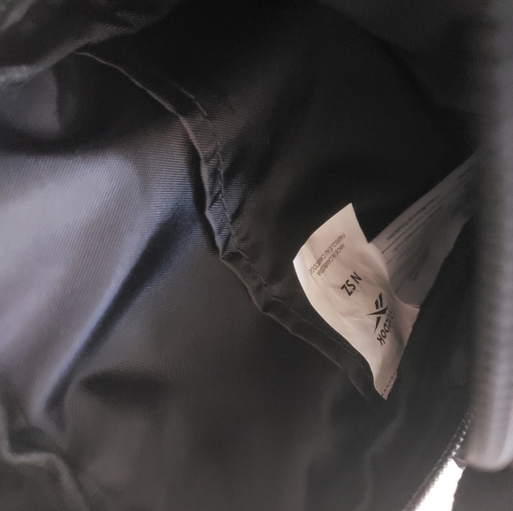 Reebok black, pink and white crossbody sports bag - Picture 3 of 3